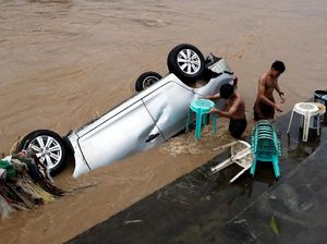 Banjir Lumpuhkan Kota Manila