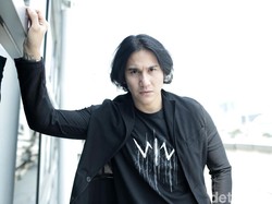 Wiro Sableng Rilis, Vino G Bastian Menangis Haru