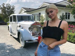 Wow! Tas Pertama Putri Kylie Jenner Seharga Rp 394 Juta Wow! Tas Pertama Putri Kylie Jenner Seharga Rp 394 Juta