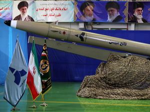 Bersitegang dengan AS, Iran Pamerkan Rudal Balistik Generasi Baru Bersitegang dengan AS, Iran Pamerkan Rudal Balistik Generasi Baru