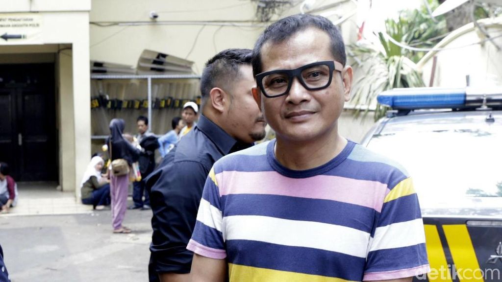 Kesedihan Farid Aja Usai Jenguk Reza Bukan Kesedihan Farid Aja Usai Jenguk Reza Bukan