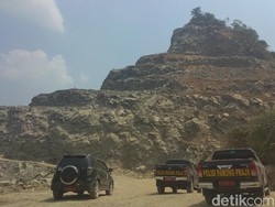 Gunung di Karawang Nyaris Habis, Satpol PP Periksa Penambang