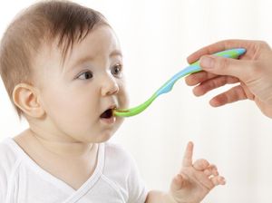 Buah Apa yang Sebaiknya Diberikan Pertama Kali pada Bayi?