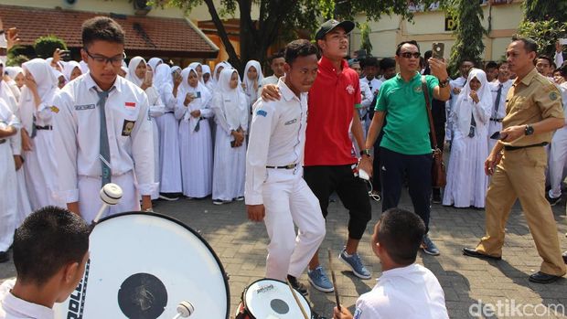 Usai Juara Piala AFF U-16, Brylian Lepas Rindu dengan Teman Sekolah