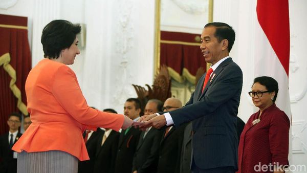 Jokowi Terima Surat Kepercayaan Delapan Dubes Negara Sahabat