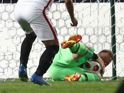 Ter Stegen Menyelamatkan (Trofi) Barcelona