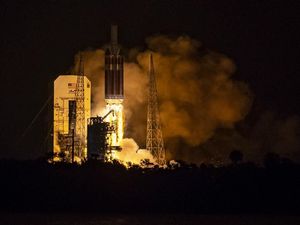 NASA Sukses Luncurkan Penjelajah Matahari