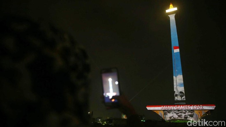 Pertunjukan Video Mapping di Tugu Monas Dimulai