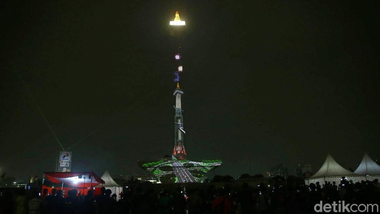 Pertunjukan Video Mapping di Tugu Monas Dimulai