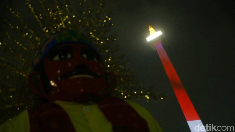 Pertunjukan Video Mapping di Tugu Monas Dimulai