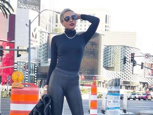 Kimmy Jayanti Pamer Kado Mewah dari Suami Kimmy Jayanti Pamer Kado Mewah dari Suami