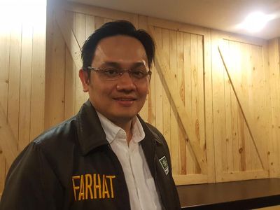 Potret Farhat Abbas, Senjata Baru Kubu Jokowi