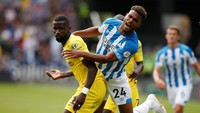 Antonio Rudiger (Chelsea). Rudiger membuat tiga tekel dan juga delapan kali merebut bola dalam kemenangan Chelsea dari Huddersfield. Jumlah itu melampaui pencapaian pemain Chelsea lain. (Foto: Andrew Yates/Reuters)