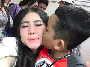 Foto-foto Kekompakan Via Vallen dan Adik Bungsunya