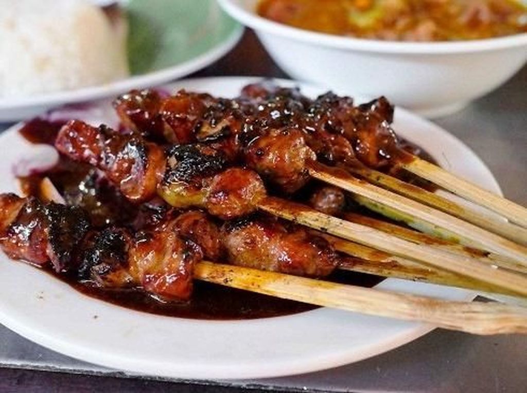 Empuk Juicy! 5 Sate Kambing Ini Cocok Dinikmati di Akhir Pekan Empuk Juicy! 5 Sate Kambing Ini Cocok Dinikmati di Akhir Pekan