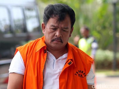 Diperiksa KPK, Bupati Nonaktif Labuhanbatu Tertunduk Lesu