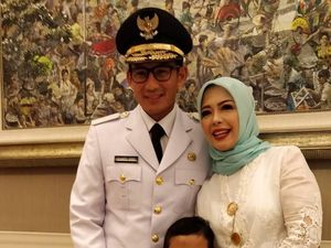 Sandiaga Uno Berharta Rp 5 T, Ini Gaya Istrinya Bawa Tas Etnik Hingga Hermes