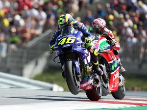Tentang Beda Performa Rossi dengan Vinales di MotoGP Austria Tentang Beda Performa Rossi dengan Vinales di MotoGP Austria