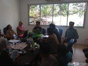 Respons Penambang Gunung di Karawang yang Ditutup Satpol PP