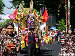Warna-warni Budaya Nusantara di Karnaval Kebangsaan Bikin Takjub