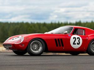 Gila! 3 Mobil Sport Klasik Ini Diprediksi Terjual Ratusan Miliar Gila! 3 Mobil Sport Klasik Ini Diprediksi Terjual Ratusan Miliar