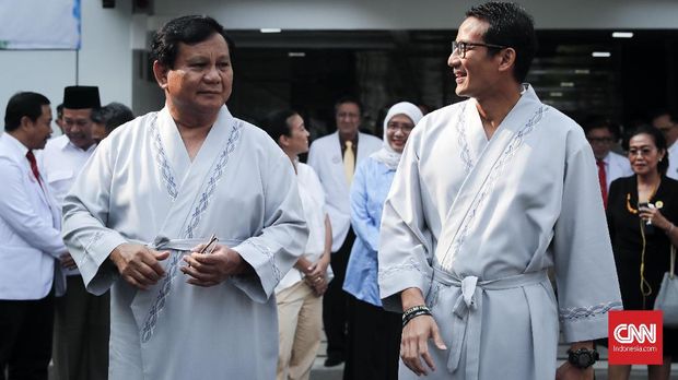 Bakal capres Prabowo Subianto dan bakal cawapres Sandiaga Uno, di RSPAD, Jakarta, Senin, 13 Agustus.