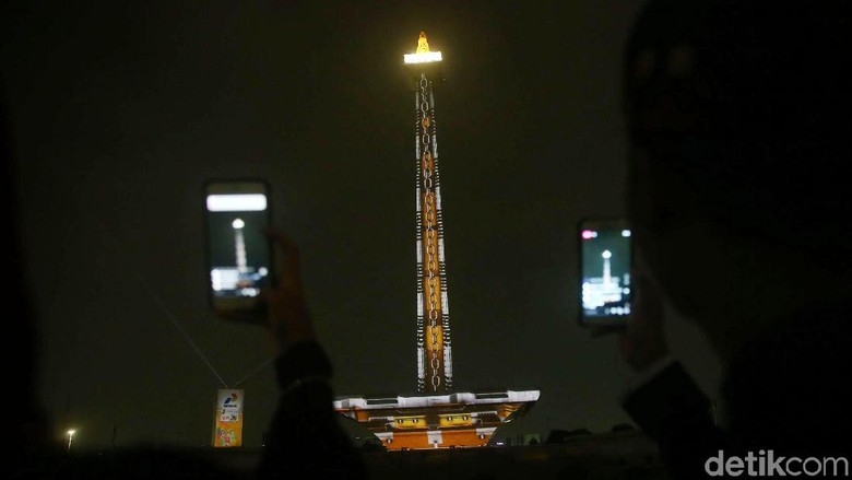 Pertunjukan Video Mapping di Tugu Monas Dimulai