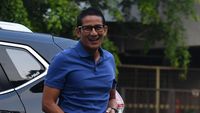 Tetap Membiru, Gaya Sandiaga Bawa Infused Water Saat Tes Kesehatan