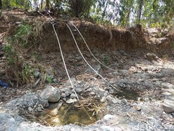 Sumur Mengering, Warga Semarang Pasang Pompa di Kubangan Sungai