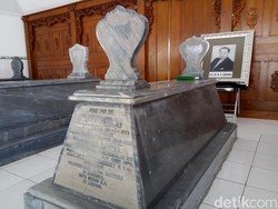 Mengunjungi Pusara Supomo, Profesor Muda Perumus UUD 1945