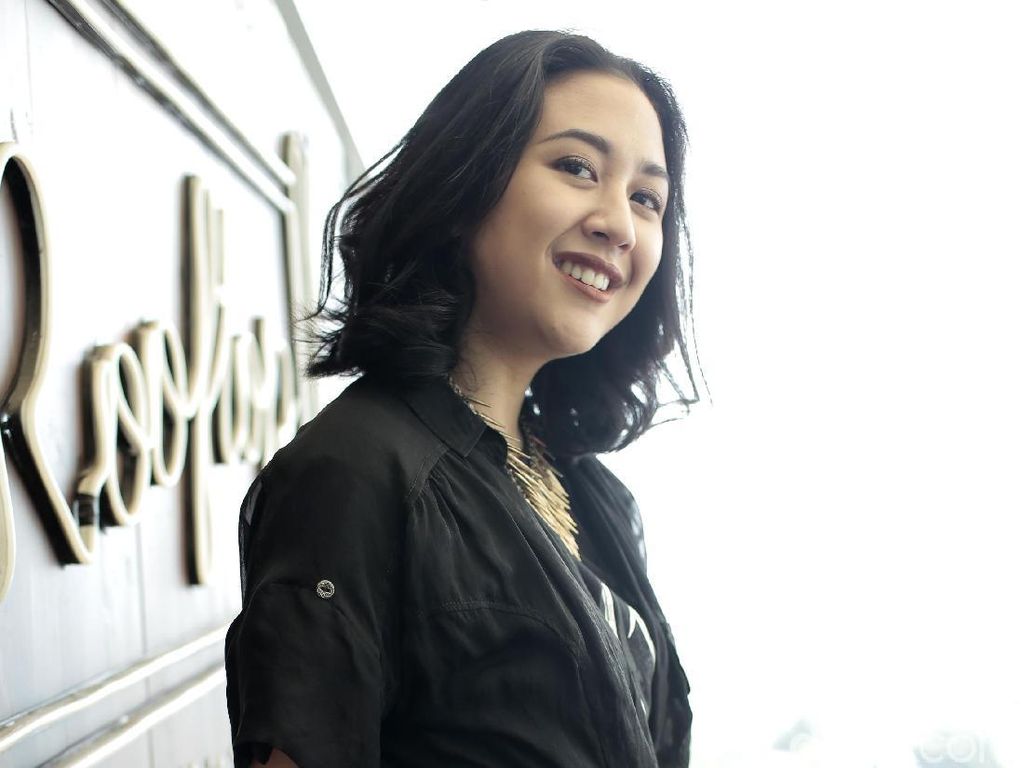 Kocak Banget! Sherina Munaf Edit Foto Vidi Aldiano Ingin Cium Komodo Kocak Banget! Sherina Munaf Edit Foto Vidi Aldiano Ingin Cium Komodo