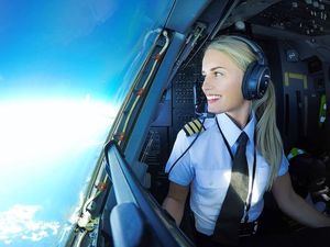 10 Pesona Maria Fagerstrom, Pilot Cantik Asal Swedia yang Hobi Yoga 10 Pesona Maria Fagerstrom, Pilot Cantik Asal Swedia yang Hobi Yoga