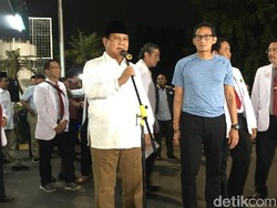 Dokter Terawan Serahkan Surat Selesai Tes Kesehatan ke Sandiaga