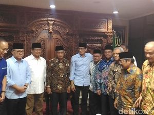 Prabowo-Sandiaga Datangi Kantor PP Muhammadiyah
