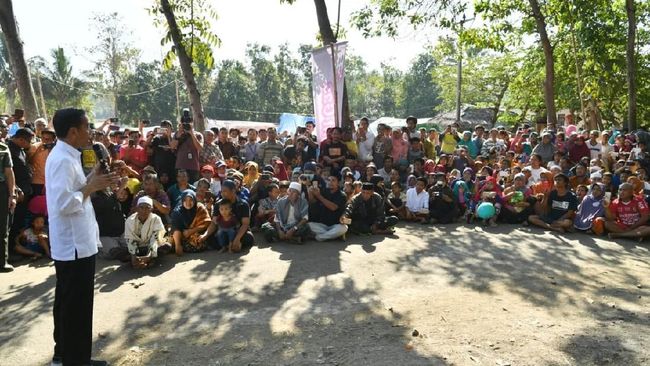 Jokowi Beri Beasiswa ke 5.144 Mahasiswa Korban Gempa Lombok Jokowi Beri Beasiswa ke 5.144 Mahasiswa Korban Gempa Lombok