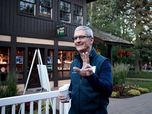 Tim Cook Pantau Penjualan iPhone Air di China, Langsung Ludes Tim Cook Pantau Penjualan iPhone Air di China, Langsung Ludes