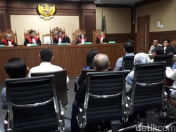 Made Oka Sakit, Sidang Lanjutan Proyek e-KTP Ditunda