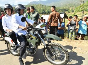TInjau Gempa, Jokowi Dibonceng TGB