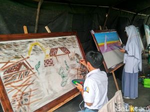 Sambut HUT RI, Pelajar di Ciamis Lukis Kemanunggalan TNI-Rakyat