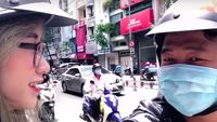 Mengintip Vlogger Cantik Vietnam Jajal Go-Jek