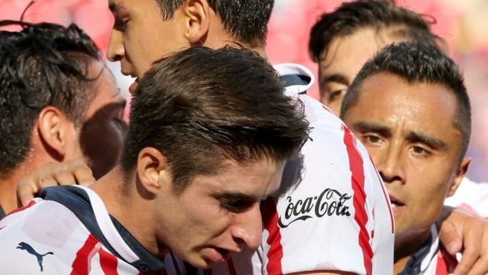 Para pemain Chivas Guadalajara saat menghadapi Santos Laguna, sebelum momen jumpa pers yang diolok netizen (Foto: Refugio Ruiz/Getty Images) Para pemain Chivas Guadalajara saat menghadapi Santos Laguna, sebelum momen jumpa pers yang diolok netizen (Foto: Refugio Ruiz/Getty Images)
