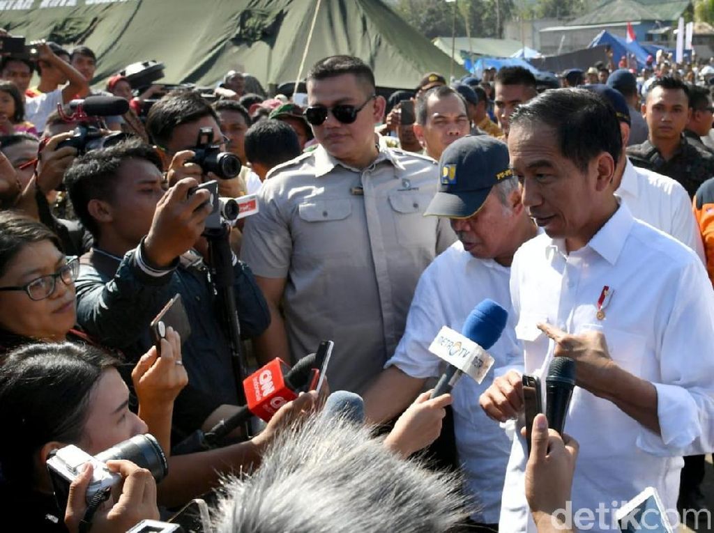 Jokowi: Suplai Besar-besaran Semen dan Baja ke NTB Pascagempa! Jokowi: Suplai Besar-besaran Semen dan Baja ke NTB Pascagempa!