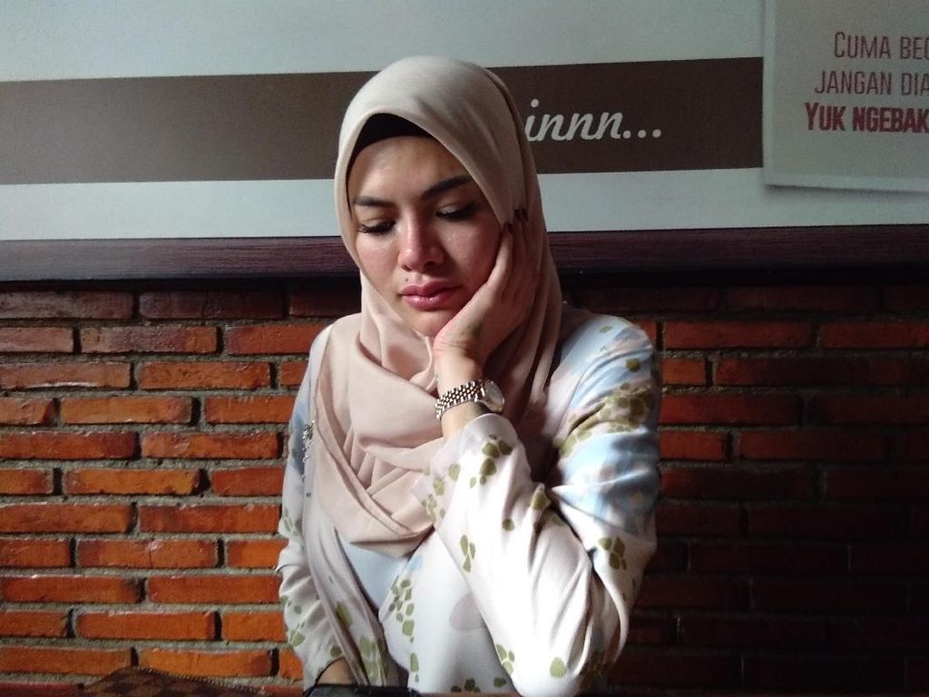 Disebut Berhijab Hanya Kedok, Nikita Mirzani Stres Disebut Berhijab Hanya Kedok, Nikita Mirzani Stres