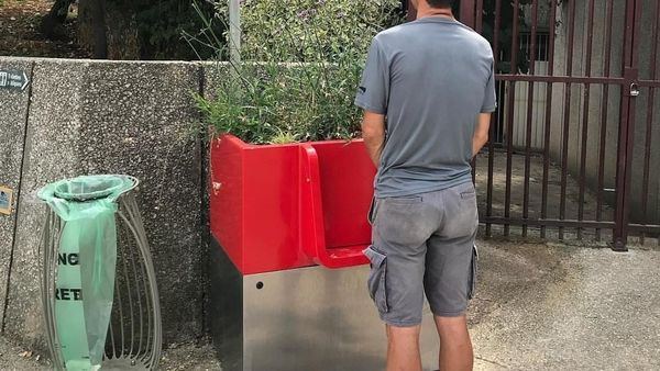 Cara Unik Menghilangkan Kebiasaan Pipis Sembarangan di Kota Paris