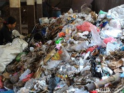 Ada Daerah Sufi dan Abangan dalam Urusan Tas Kresek