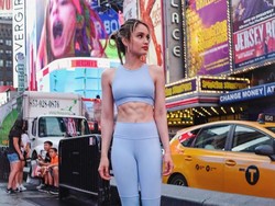 Ih Ngiri! Cinta Laura Foto Bareng Jisoo dan Rose BLACKPINK