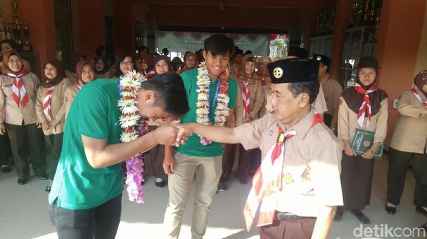 Di Hari Pramuka, Dua Pemain Timnas U-16 Ini Bikin Heboh SMA-nya