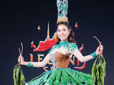 4 Wanita Cantik Thailand Pakai Gaun Pete hingga Durian, Uniknya Kebangetan
