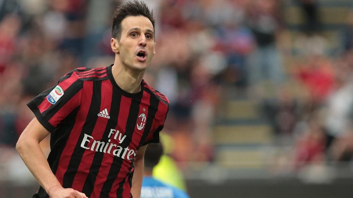 Nikola Kalinic cuma semusim membela AC Milan (Foto: Emilio Andreoli/Getty Images)