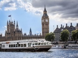 Romantis Banget! Makan Malam di Atas Kapal Sambil Menyusuri Sungai di London